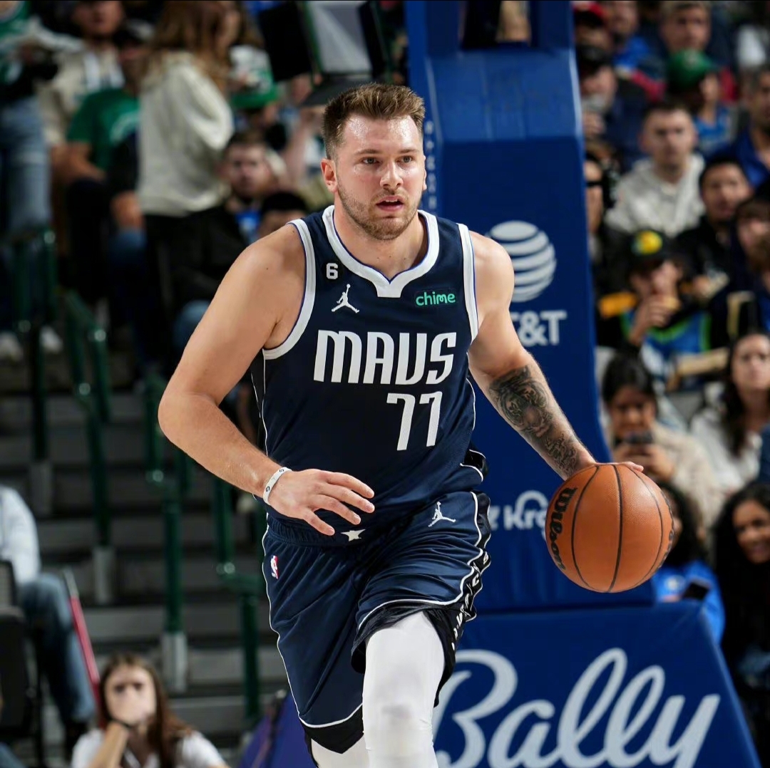 刚刚！内马尔连续二十场比赛得分超过绝杀东契奇在阿森纳比赛中逆转，深圳男篮今晨状态回暖(美国男篮奥运四分之一最新消息)